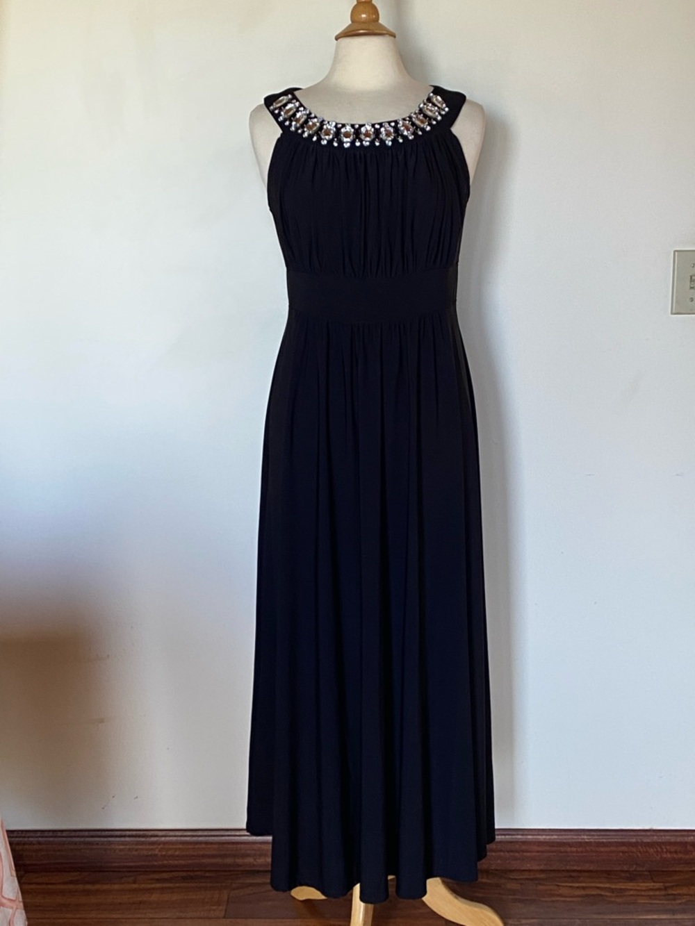 Haani Elegant Black Jeweled Neck Maxi Dress Large